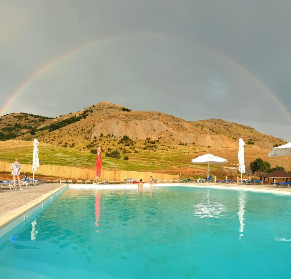 Relax Hotell Greci Exteriör bild