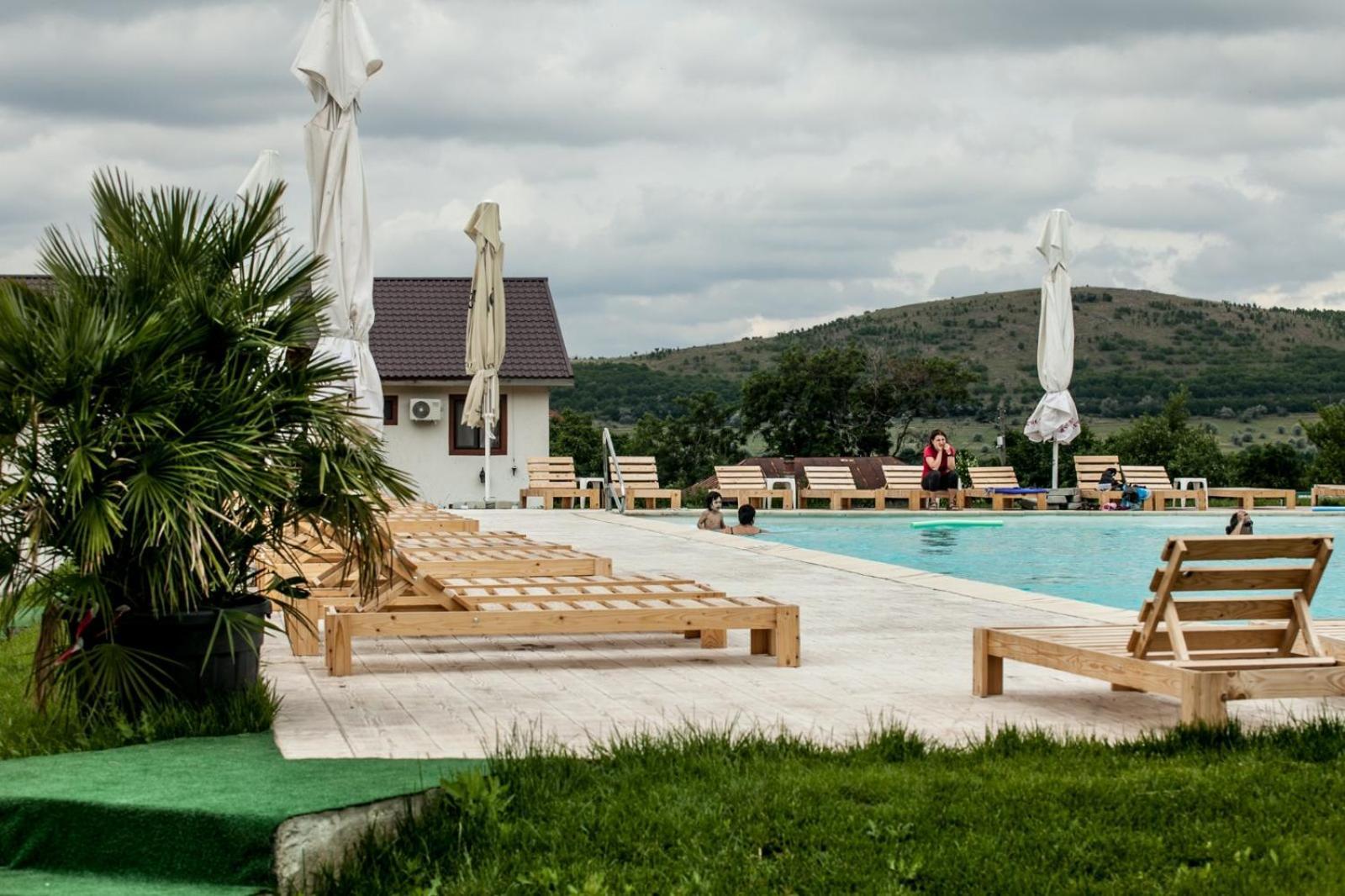 Relax Hotell Greci Exteriör bild