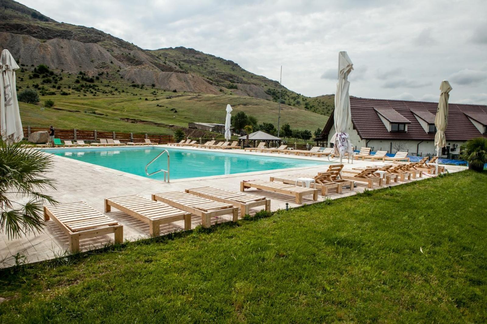 Relax Hotell Greci Exteriör bild